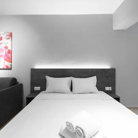 Modeco, Nilie Hospitality Mgmt Апартаменти